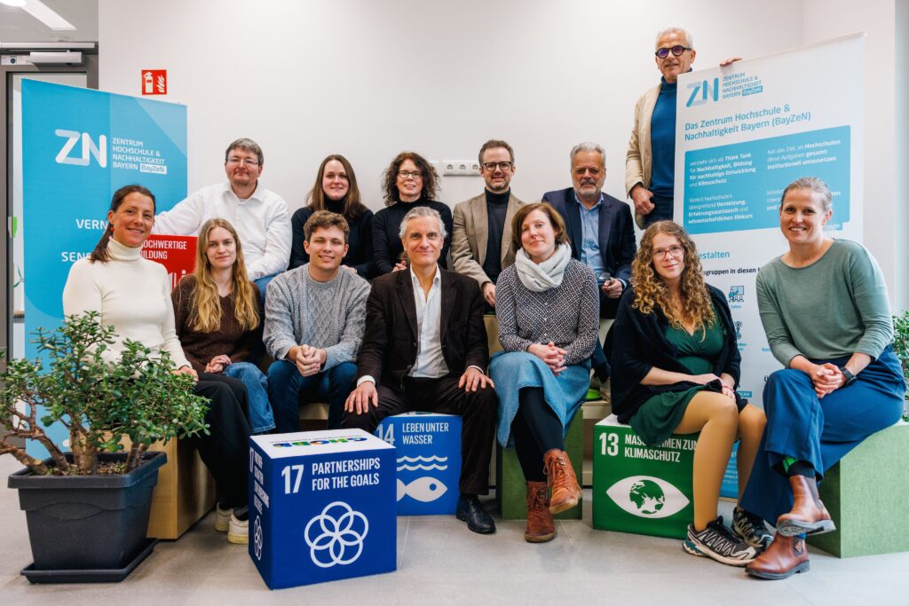 Gruppenbild: Personen der BayZeN-Steuerungsgruppe